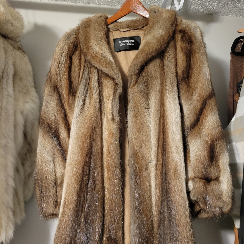Elegant Brown Fur Coat